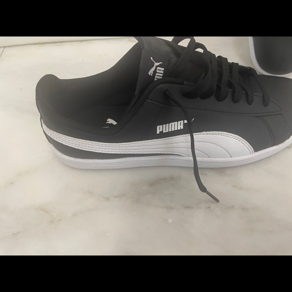 Puma Sneakers